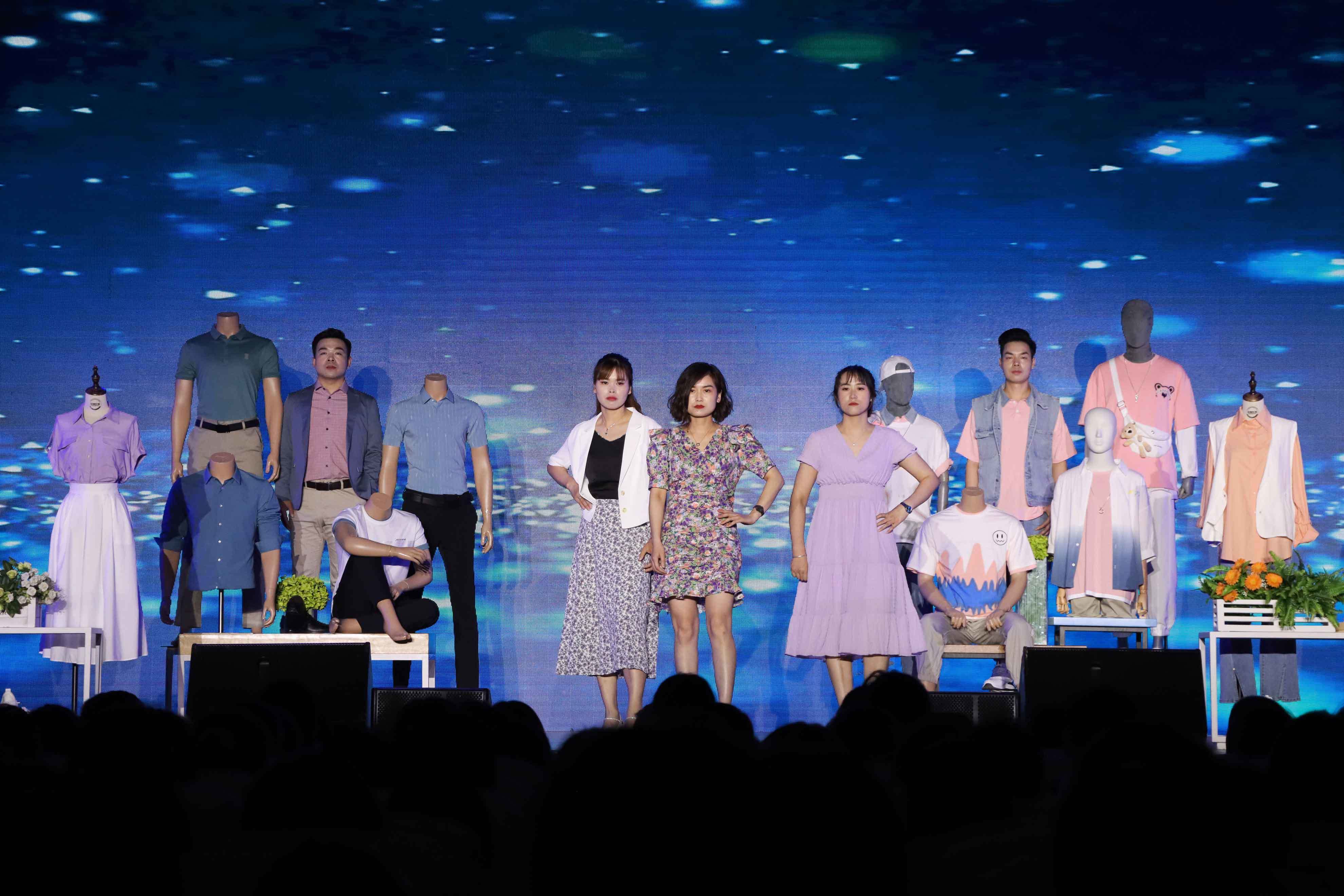 “同舟共濟謀發展，中和(hé)共赢創未來”——建業(yè)百貨二十周年慶典