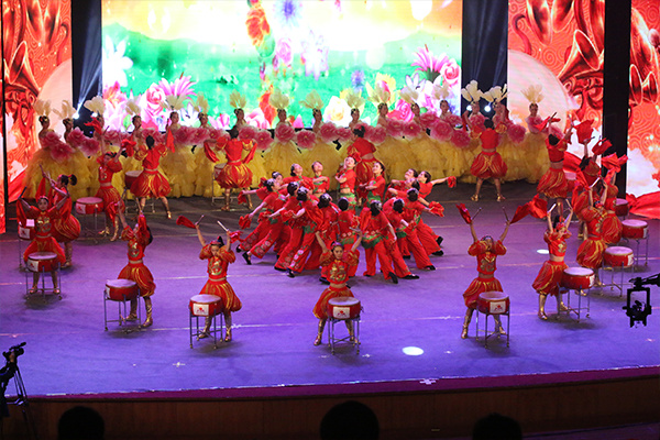 “健康發展，快樂(yuè)成長”建業(yè)百貨十五年耕耘之路(lù)