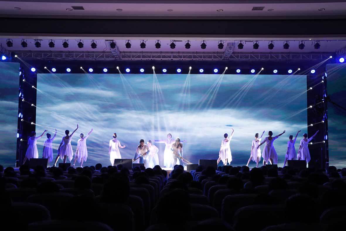 “同舟共濟謀發展，中和(hé)共赢創未來”——建業(yè)百貨二十周年慶典